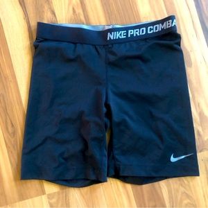 Women’s 7” Nike Pro Combat Shorts🖤